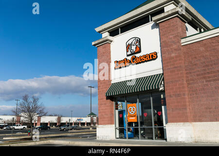 Ein logo Zeichen außerhalb einer Little Caesars Restaurant Lage in Winchester, Virginia am 13. Februar 2019. Stockfoto