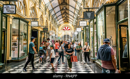 3. Januar 2019, Melbourne, Australien: Innenansicht des Royal Arcade voller Menschen Menschen in Melbourne, Australien Stockfoto