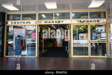 31. Dezember 2018, Adelaide South Australia: Eingang zum Central Market Arcade mit Personen und Namen in Adelaide SA Australia geschrieben Stockfoto