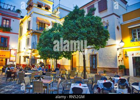 Sevilla, Spain-October 2, 2017: Sevilla, romantische Spanisches Restaurant im Herzen der Altstadt Stockfoto