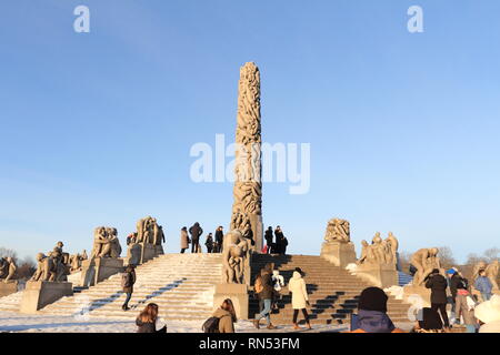 Oslo, Norwegen - 30. Dezember 2018: Skulpturen von Gustav Vigeland in Frogner Park angelegt. Stockfoto