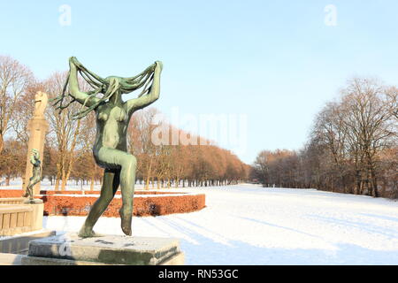 Oslo, Norwegen - 30. Dezember 2018: Skulpturen von Gustav Vigeland in Frogner Park angelegt. Stockfoto