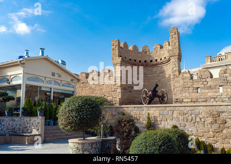 Alte Kanone in Icheri Sheher, Baku, Aserbaidschan Stockfoto