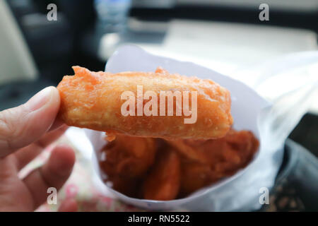 Frittierte Banane oder gebratene Banane Kugel, Thai Snack Stockfoto