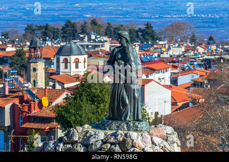 Raucht aus Holz öfen über ein traditionelles Bergdorf Xanthi. Stockfoto