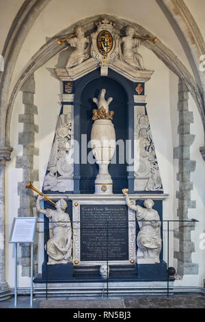 Denkmal in Portsmouth Kathedrale zu George Villiars, Herzog von Buckingham, die in der Hohen Straße 1628 in der Nähe von John felton ermordet wurde. Stockfoto