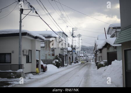 Akita, Japan. 16. Februar 2019. In diesem Foto zeigt einen Akita Häuser mit Schnee am Yokote, Akita Präfektur, Japan am 13.02.16, 2019 abgedeckt. (Foto von Richard Atrero de Guzman/LBA) Quelle: Lba Co.Ltd./Alamy leben Nachrichten Stockfoto