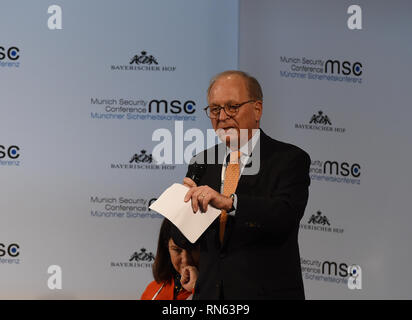 München, Deutschland. 17 Feb, 2019. Münchner Sicherheitskonferenz (MSC) vorsitzender Wolfgang Ischinger liefert ein Schlusswort während der 55 MSC in München, Deutschland, am 13.02.17., 2019. Die 55 MSC geschlossen am Sonntag als Mehrheit der Teilnehmer teilten die Überzeugung, dass die internationale Ordnung vor ernsten Problemen. Credit: Lu Yang/Xinhua/Alamy leben Nachrichten Stockfoto