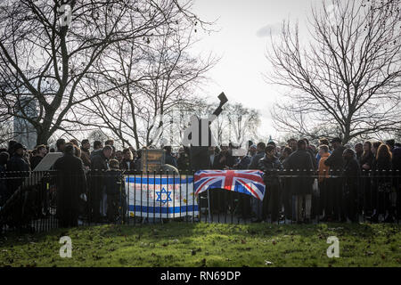 London, Großbritannien. 17. Februar, 2019. Die Predigt, die Debatten und Predigten an der Speakers' Corner, das öffentliche Sprechen nord-östlichen Ecke des Hyde Park. Credit: Guy Corbishley/Alamy leben Nachrichten Stockfoto