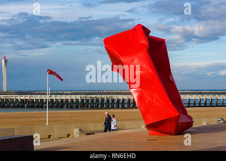 Rock Fremden von Arne Quinze. Umstrittene moderne Kunst arbeiten auf dem Damm von Ostende. Belgien Stockfoto