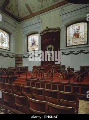 SALON DE ACTOS DE LA REAL ACADEMIA/VISTA HACIA LA CABECERA LUGAR DE LA PRESIDENCIA DE ACADEMICOS/H. Autor: AGUADO DE LA SIERRA MIGUEL. Ort: ACADEMIA DE LA LENGUA - Interieur. MADRID. Spanien. Stockfoto