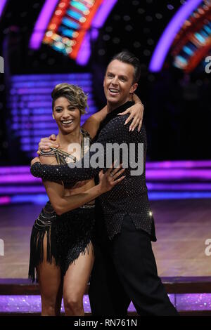 Prominente und ihre professionellen Tanz Partner nehmen Sie an einem Fotoshooting vor der öffnung Nacht der 2019 streng Come Dancing Tour bei Arena Birmingham mit: Graeme Swann, Karen Clifton Wo: Birmingham, Vereinigtes Königreich, wenn: 17 Jan 2019 Credit: John rainford/WANN Stockfoto