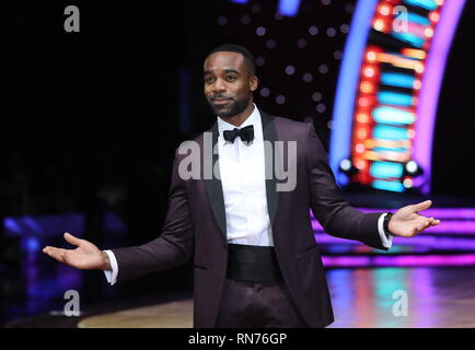 Prominente und ihre professionellen Tanz Partner nehmen Sie an einem Fotoshooting vor der öffnung Nacht der 2019 streng Come Dancing Tour bei Arena Birmingham mit: Erz Oduba Wo: Birmingham, Vereinigtes Königreich, wenn: 17 Jan 2019 Credit: John rainford/WANN Stockfoto