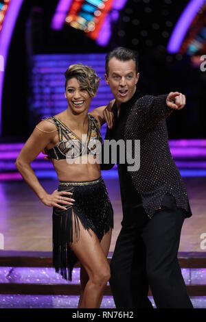 Prominente und ihre professionellen Tanz Partner nehmen Sie an einem Fotoshooting vor der öffnung Nacht der 2019 streng Come Dancing Tour bei Arena Birmingham mit: Graeme Swann, Karen Clifton Wo: Birmingham, Vereinigtes Königreich, wenn: 17 Jan 2019 Credit: John rainford/WANN Stockfoto