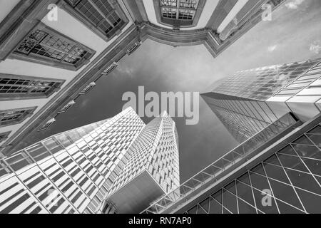 Frankfurt - Juli 26., 2016. Erdgeschoss Blick auf PalaisQuartier Gebäudekomplex. Sammlung Business Center, Frankfurt Nextower, Palais Thurn und Taxis Stockfoto