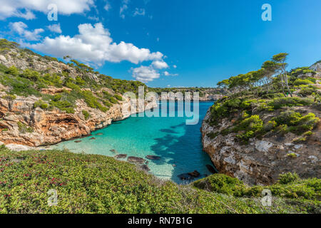 Es Caló des Moro schöner Strand klassifiziert als einer der besten Strände der Welt. In Santanyi, Mallorca, Balearen, Spanien. Stockfoto