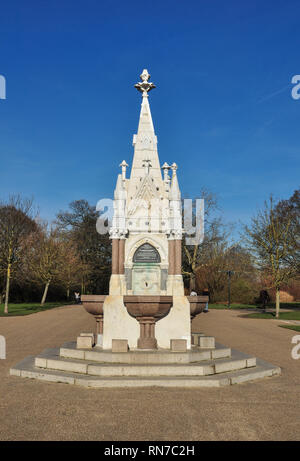 "Bereit, Geld "Trinkbrunnen, ausgedehnten Spaziergang, Regent's Park, London, England, Großbritannien Stockfoto