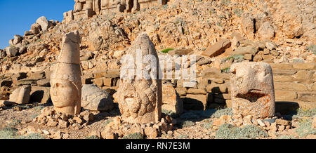 Statue Köpfe, von rechts, Adler, Herekles & Apollo, Ost Terrasse, Berg Nemrut oder Nemrud Dagi Stockfoto