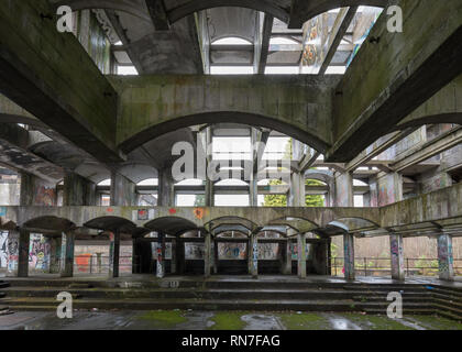 St Peter's Seminar in 2019 - ein verfallenes Gebäude im Stil einer aufgeführten brutalist und ehemalige Priester Training Center in Cardross, Argyll und Bute, Schottland Stockfoto