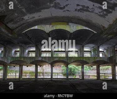 St Peter's Seminar in 2019 - ein verfallenes Gebäude im Stil einer aufgeführten brutalist und ehemalige Priester Training Center in Cardross, Argyll und Bute, Schottland Stockfoto