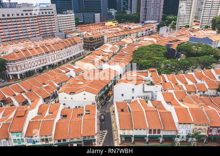 Singapur/Singapur - 17 Februar 2019: der Antenne Vogelperspektive des Art déco Shophouses in Chinatown Tanjong Pagar Conservation Area im eleganten Mut Stockfoto