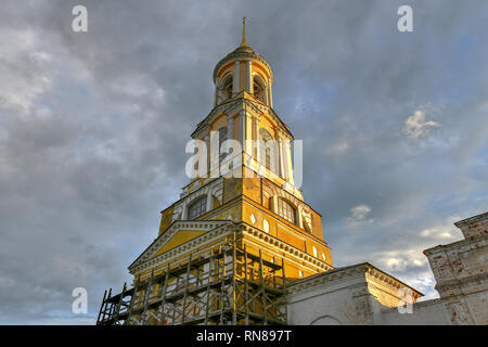 Verehrte Glockenturm (Prepodobenskaya) in Susdal, Wladimir region, Goldener Ring Russlands Stockfoto