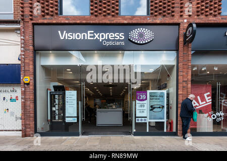 Die Vision Express Augenoptiker Store auf Bridgewater in Windsor, Berkshire, Großbritannien Stockfoto