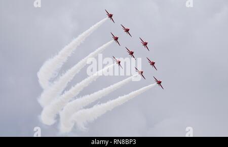 Royal Air Force aerobatic Display Team die roten Pfeile im Imperial War Museum die Schlacht um England Airshow am 23. September 2018 Stockfoto