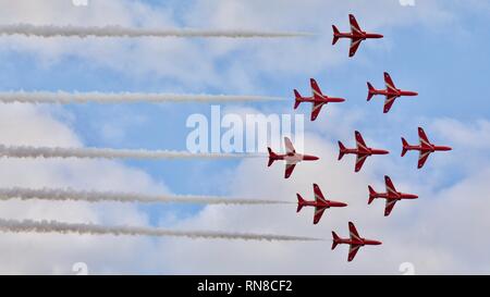 Royal Air Force aerobatic Display Team die roten Pfeile im Imperial War Museum die Schlacht um England Airshow am 23. September 2018 Stockfoto