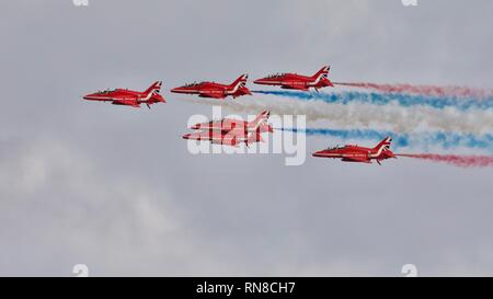 Royal Air Force aerobatic Display Team die roten Pfeile im Imperial War Museum die Schlacht um England Airshow am 23. September 2018 Stockfoto