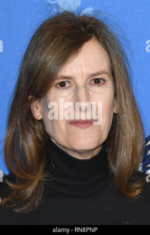 Joanna Hogg nimmt ein Fotoshooting für die Souvenir während der 69. Internationalen Filmfestspiele Berlin Berlin im Grand Hyatt Hotel in Berlin. © Paul Treadway Stockfoto