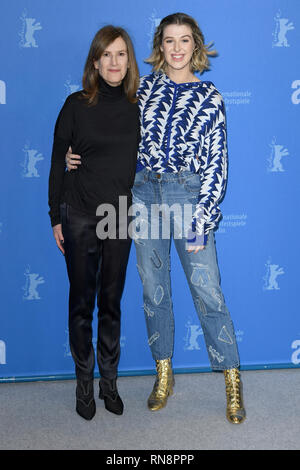 Joanna Hogg und Ehre Swinton-Byrne ein Fotoshooting für die Souvenir während der 69. Internationalen Filmfestspiele Berlin in Berlin teilnehmen. © Paul Treadway Stockfoto