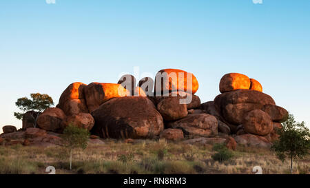 Devil's Marbles in Australiens Northern Territory bei Sonnenaufgang Stockfoto