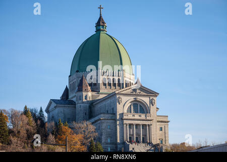 MONTREAL, KANADA - 4. NOVEMBER 2018: Saint Joseph Kathedrale auf dem Mont Royal, in Cote des Neiges Bezirk, Montreal, Quebec. Es ist eines der wichtigsten cathol Stockfoto