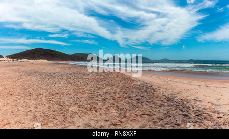 Malerischen Panorama der bewaldeten Felsen in der Nähe von Fingal spucken. Fingal Bay, New South Wales, Australien Stockfoto