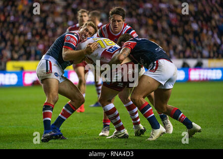 Wigan, Großbritannien. 17 Feb, 2019. Die wigan Warriors Gabe Hamlin ist 17. Februar 2019, DW Stadium, Wigan, England in Angriff genommen; Betfred World Club Herausforderung, Wigan Warriors vs Sydney Roosters; Quelle: Terry Donnelly/News Bilder Credit: Aktuelles Bilder/Alamy leben Nachrichten Stockfoto