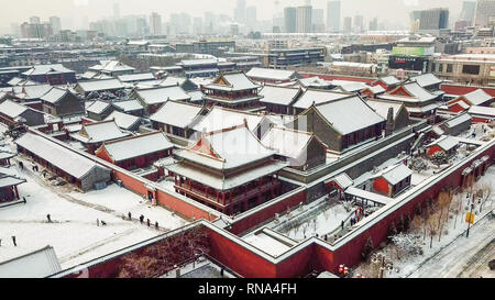 Shenyang, Shenyang, China. 18 Feb, 2019. Shenyang, China - Luftaufnahmen von Schnee - Mukden Palace in Shenyang, Provinz Liaoning. Credit: SIPA Asien/ZUMA Draht/Alamy leben Nachrichten Stockfoto