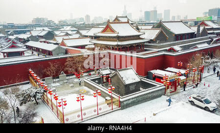 Shenyang, Shenyang, China. 18 Feb, 2019. Shenyang, China - Luftaufnahmen von Schnee - Mukden Palace in Shenyang, Provinz Liaoning. Credit: SIPA Asien/ZUMA Draht/Alamy leben Nachrichten Stockfoto