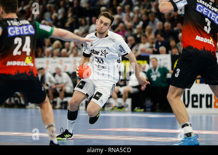 Kiel, Deutschland. 17 Feb, 2019. Handball: Bundesliga, THW Kiel - SC Magdeburg, den 21. Spieltag. Kiels Nikola Bilyk ist der Sprungwurf. Credit: Frank Molter/dpa/Alamy leben Nachrichten Stockfoto