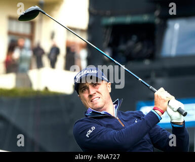 Los Angeles, USA. 17 Feb, 2019. Justin Thomas der Vereinigten Staaten konkurriert während der Endrunde, die von der PGA Tour Genesis Open Golfturnier in Los Angeles, USA, Nov. 17, 2019. Credit: Zhao Hanrong/Xinhua/Alamy leben Nachrichten Stockfoto