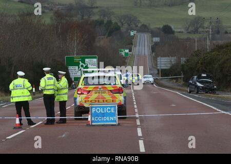 18. Februar 2019: Eine 86-jährige Frau starb nach einer Straße Verkehr Zusammenstoß auf der A835 in der Nähe von Conon Bridge am Mittwoch, 13. Februar 2019 hat. Valerie Taylor von Contin in Ross-shire war der Beifahrer in einem roten Nissan Note, die bei einer Kollision mit einem schwarzen Peugeot 207 beteiligt war. Sie starb im Krankenhaus in den frühen Morgenstunden des Samstag, den 16. Februar. Der 86-jährige männliche Fahrer des Nissan erlitt schwere Verletzungen, aber nicht bedrohlich. Die Insassen der Peugeot blieben unverletzt. Bild: Andrew Smith Stockfoto