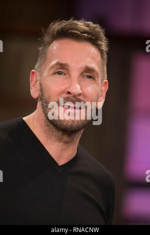 Mark Keller, Deutschland, Schauspieler, Portrait, Portrait, Portrait, abgeschnitten, Einzelbild, einziges Motiv, Gäste in das Programm 'Kölner Treff' auf WDR Fernsehen, 14.02.2019. | Verwendung weltweit Stockfoto