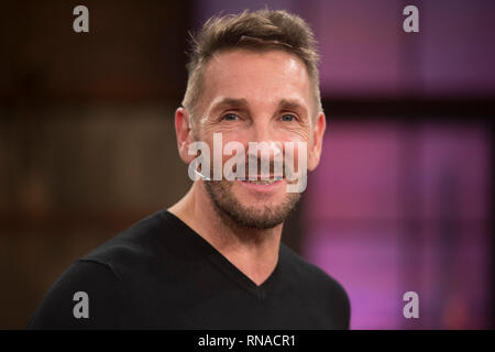 Mark Keller, Deutschland, Schauspieler, Portrait, Portrait, Portrait, abgeschnitten, Einzelbild, einziges Motiv, Gäste in das Programm 'Kölner Treff' auf WDR Fernsehen, 14.02.2019. | Verwendung weltweit Stockfoto