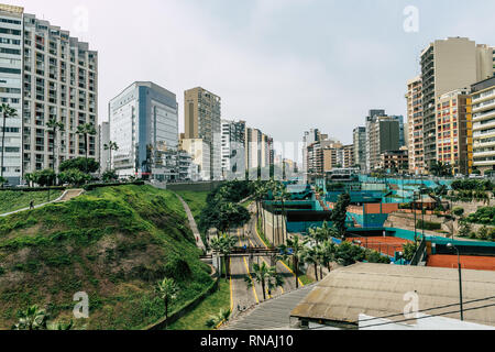 Stadtbild im Stadtteil Miraflores in Lima, Peru. Stockfoto