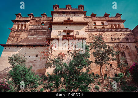 Orchha, Madhya Pradesh, Indien - 30. November 2018: Jahangir Mahal, in Orchha Fort. Stockfoto