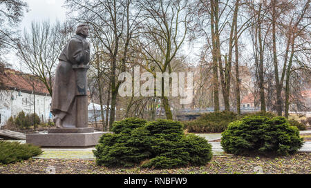 Vilnius, Litauen - März, 11, 2017: Statue von Adam Mickiewicz Bernadine Kirche in der Altstadt von Vilnius in Litauen Baltikum Europa Stockfoto