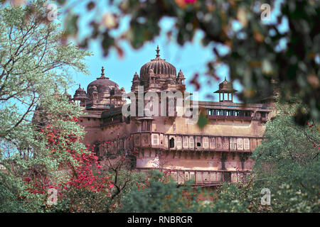 Jahangir Mahal, in Orchha Fort. Orchha, Madhya Pradesh, Indien. Stockfoto