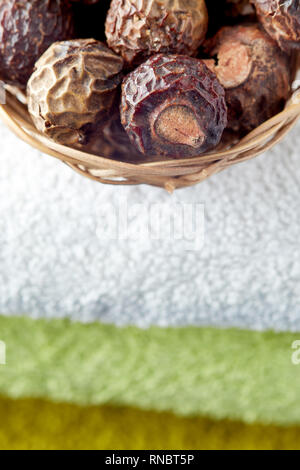 Waschnüsse (soapberries). Chemische und Toxin Wäsche, organische Reinigungsmittel. Platz kopieren Stockfoto