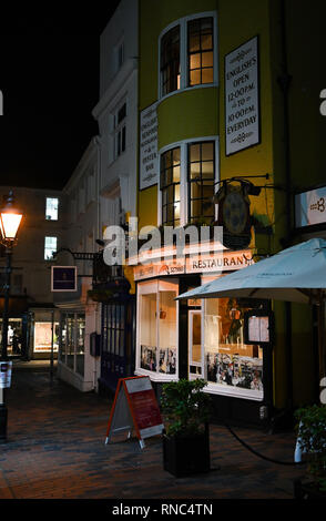 Brighton Aussicht bei Nacht - Die berühmten Englischen Restaurant und Oyster Bar in den Gassen Bereich Stockfoto