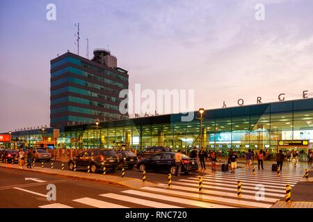 Lima, Peru - Februar 3, 2019: Terminal des Flughafen Lima (LIM) in Peru. | Verwendung weltweit Stockfoto